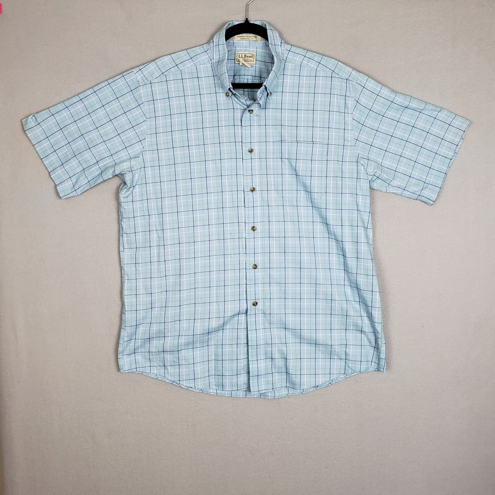L.L Bean Size L Wrinkle Resistant Short Sleeve Dress Shirt Light Blue Cotton